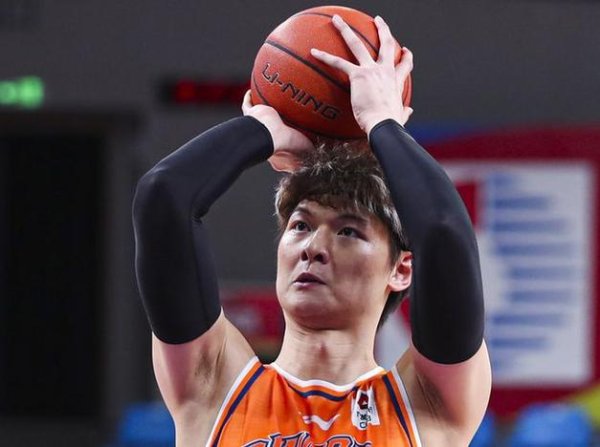 AG捕鱼网站 上海13战12胜：超广东升联赛第二 王哲林梦游仍大胜剑指冲冠