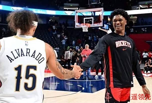 阿门与阿尔瓦拉多一笑泯恩仇，火箭有意引进控卫，小霍勒迪或将离队